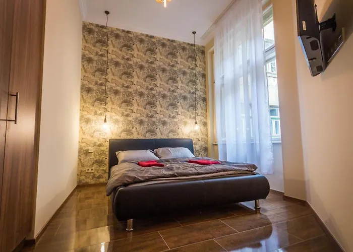 Elegant Fashionstreet Apartment