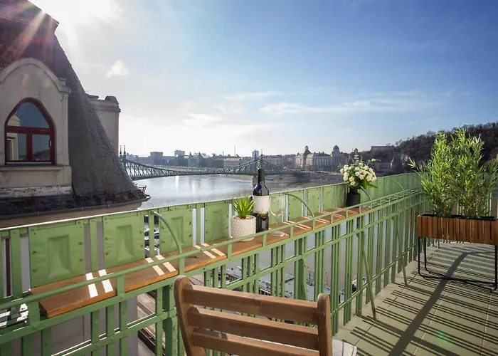 Cute Riverside Apartment With Unique Danube View Balcony