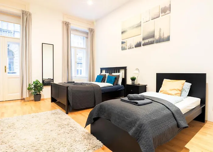 Downtown Quentin Apartment By Anna