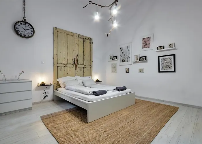 Timber Town Apartment