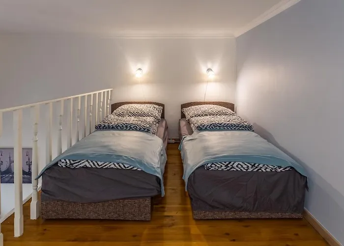 Lovely 1 Bedroom Flat With Central Location