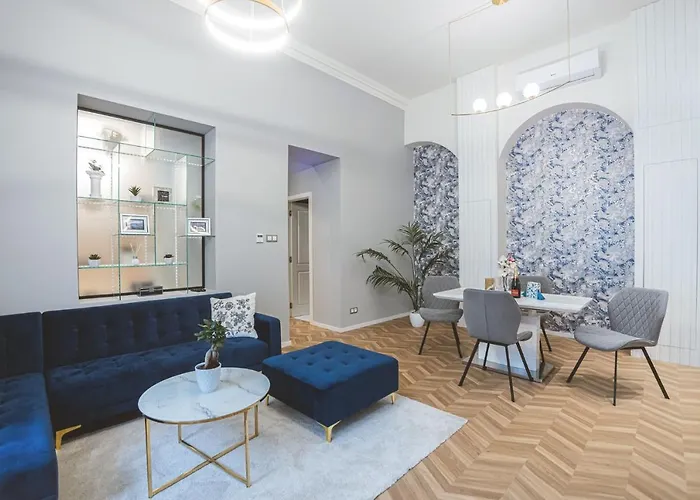 Luxury Gold 2 Bedroom Apartment