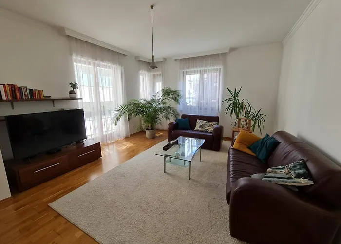 Harmonic Home By The Buda Castle