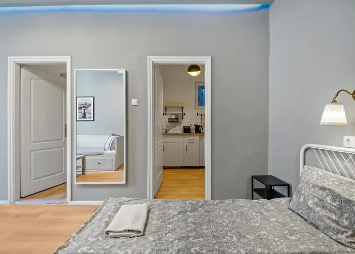Venus Apartments - Akacfa II