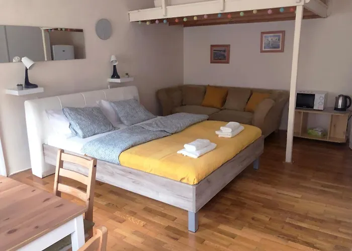 V57 Apartment Oktogon