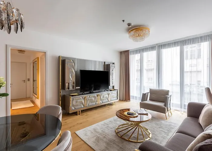 Emerald Luxury Downtown Apartment With Free Sauna & Gym