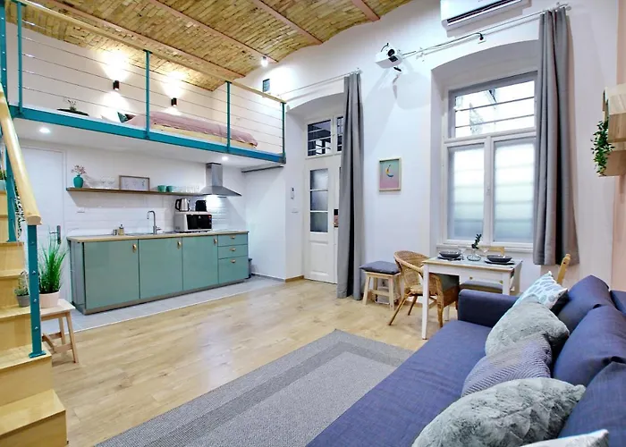 Lovely&Modern Downtown Apartment With Free Parking