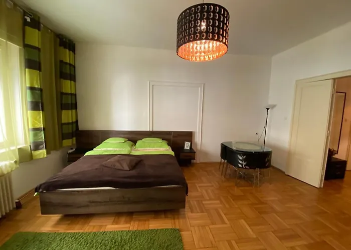 Central Promenanade Guesthouse