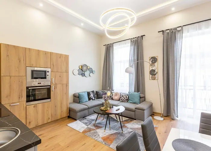 Exclusive Rakoczi Residence By Anna