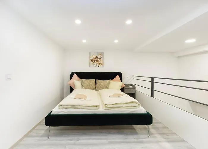 E39 Eoetvoes Apartment
