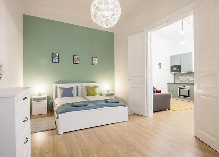 Stylish & Central 2Br Apartment