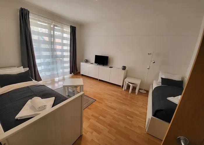 Hi Downtown Apartment A513