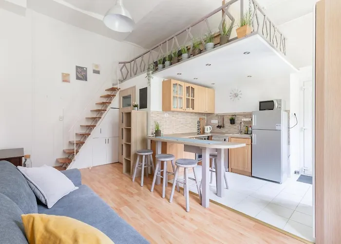 M17 Mecset Apartment