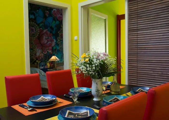 New Broadway Classic Apartments