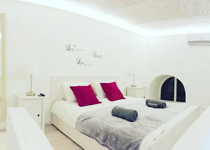 City Center Apartment With Gym & Spa