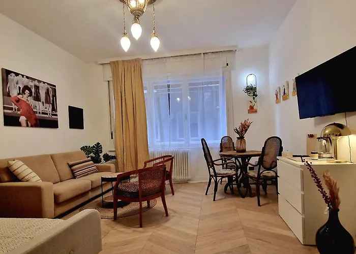 Charming Center Apartman