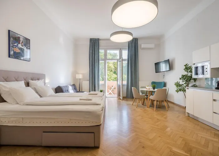 Klauzal Garden City Apartments