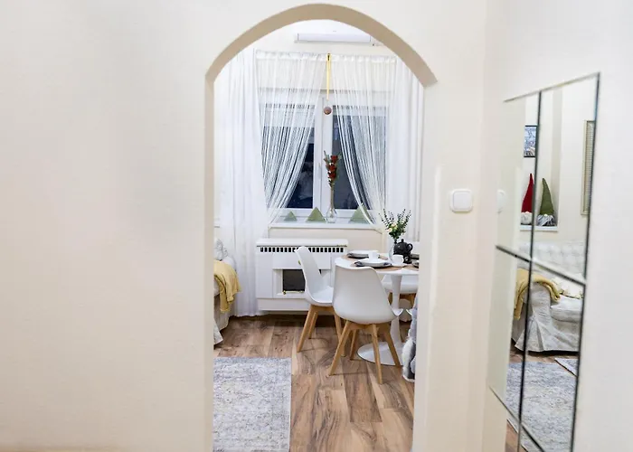 Sunhill Apartment Next To The Buda Castle