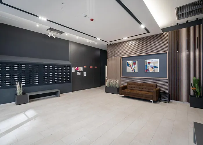 Heroes Square Apartment