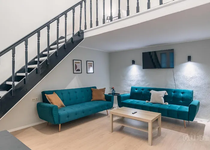 Budapest Central: Gracious Loft