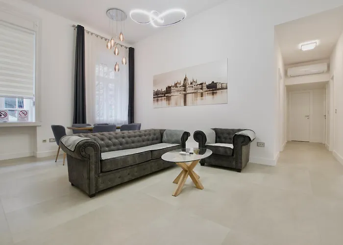 Premium Apartment By Hi5- Near New York Cafe