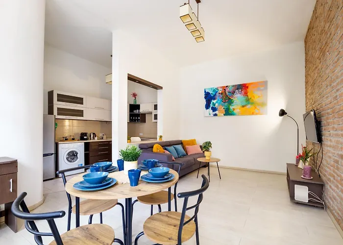 Gozsdu-1 Bedroom Apartment