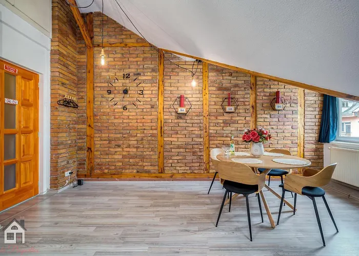 Acme Apartments