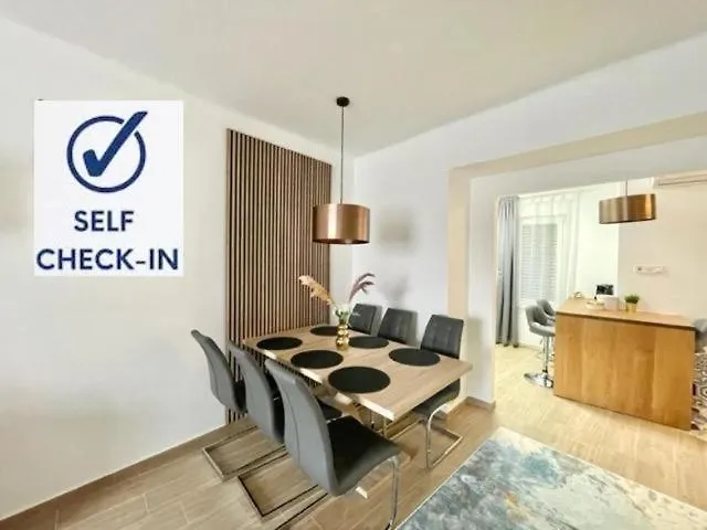 Home R52-4 #Freeparking