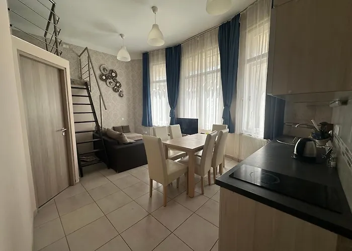 Bright Apartment In The Most Beautiful Street Of Budapest Vaci Street, Fashion Street