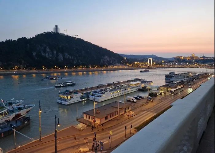 Danube Wonder View Apartment
