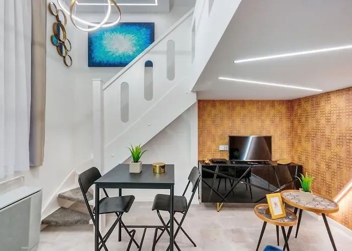 Modern Luxe Retreat