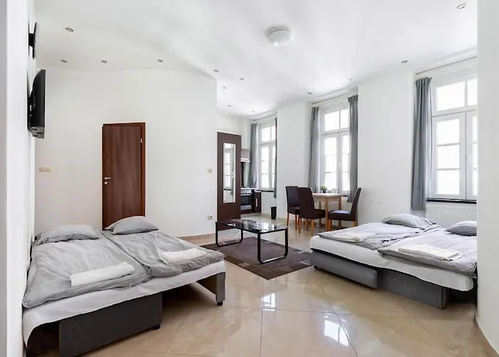 Elegant Downtown Apartment At Kiraly 39