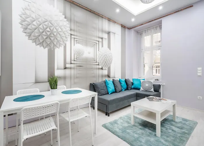 Cozy 2 Bedroom 2 Bathroom Apartment In The City Centre