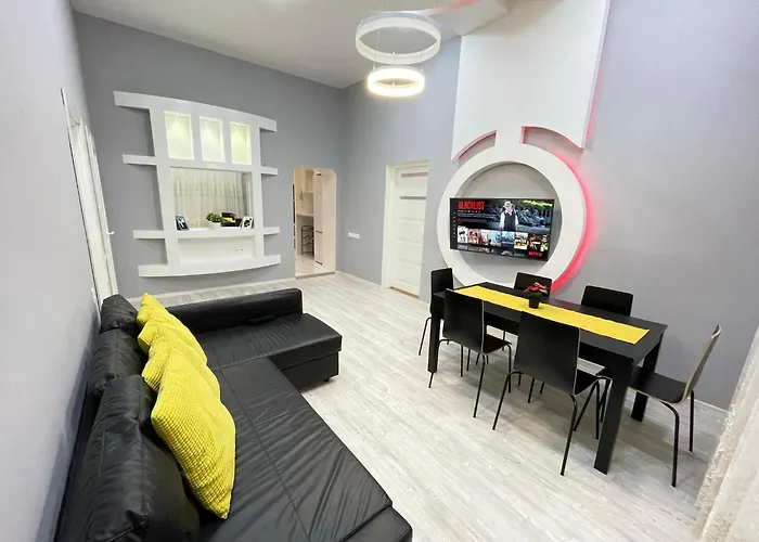 Sapphire Apartment - 5 Rooms, 2 Bathrooms