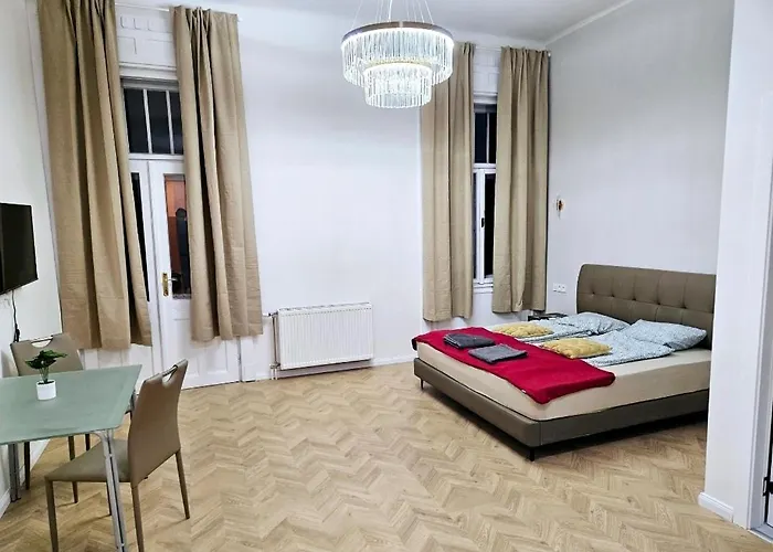 Designer Apartments Near Kalvin Square