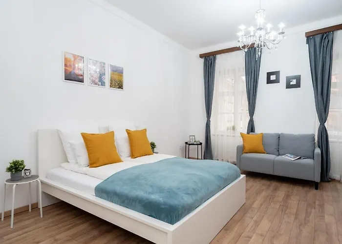 Vaci Street Centre Modern Apt With 3Brs Ac