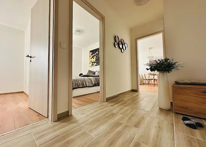 Park West Terrace With Private Parking