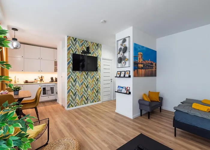 Party & Chill - Downtown Center With Big Balcony And Ac