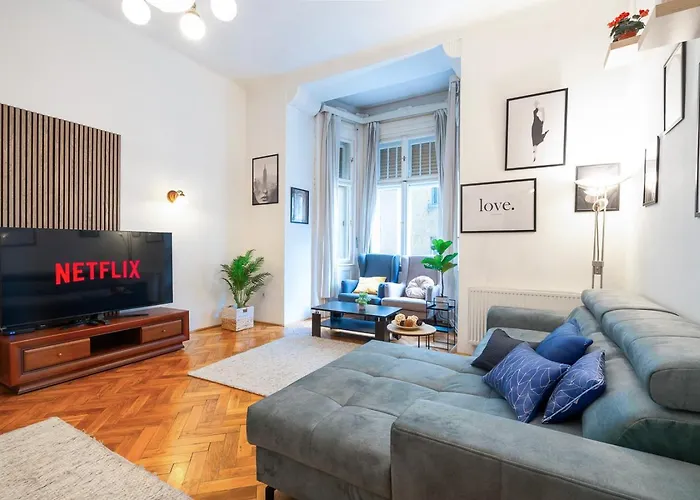 Beautiful Spacious Three-Room Suite Close To Buda Castle