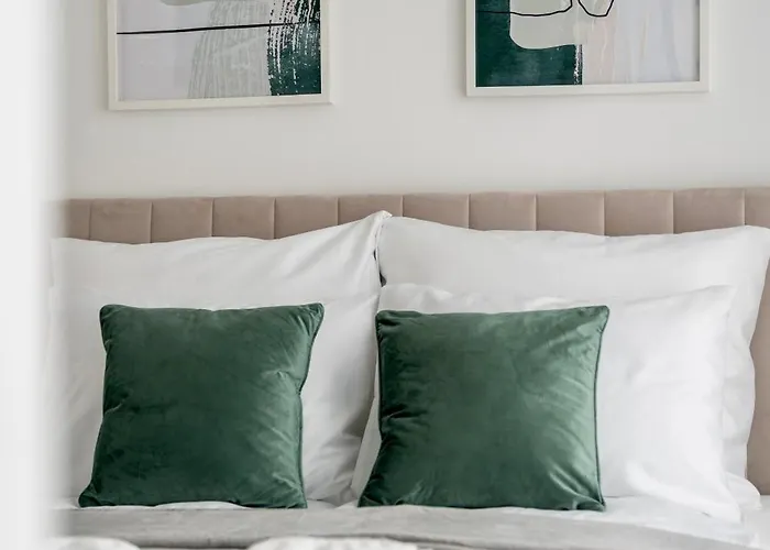 Chloe\'S Luxury Apartment & Ev Charger & Free Private Parking