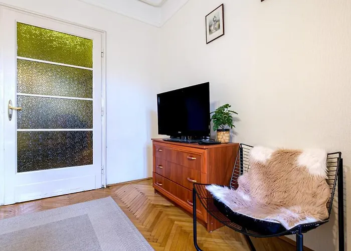 Balzac Apartment 2 - With Ac