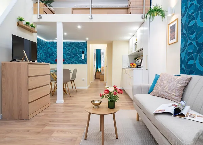 Amethyst Apartments - Brody