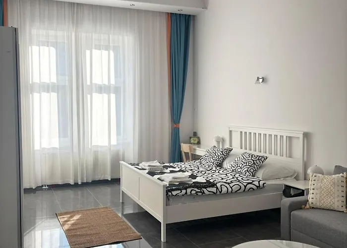 Francis Downtown Escape - Near Corvin Metro -