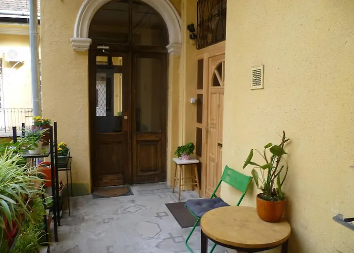 Eoetvoes Rooms