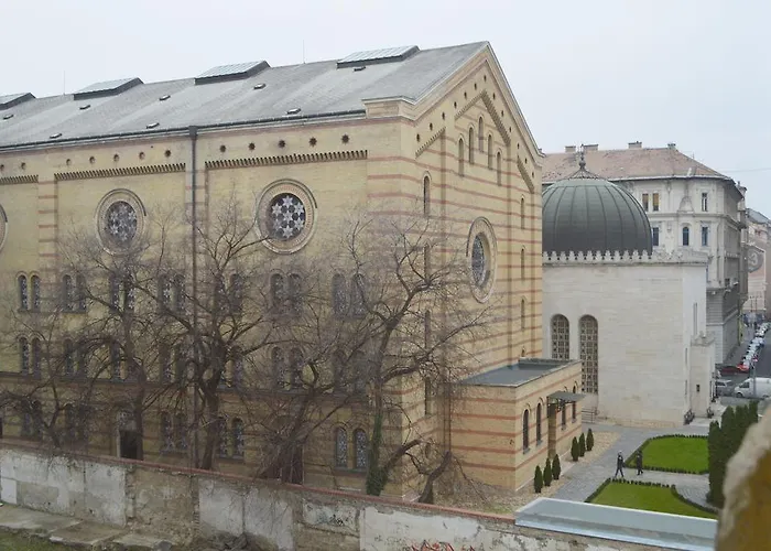 Synagogue View Guest House