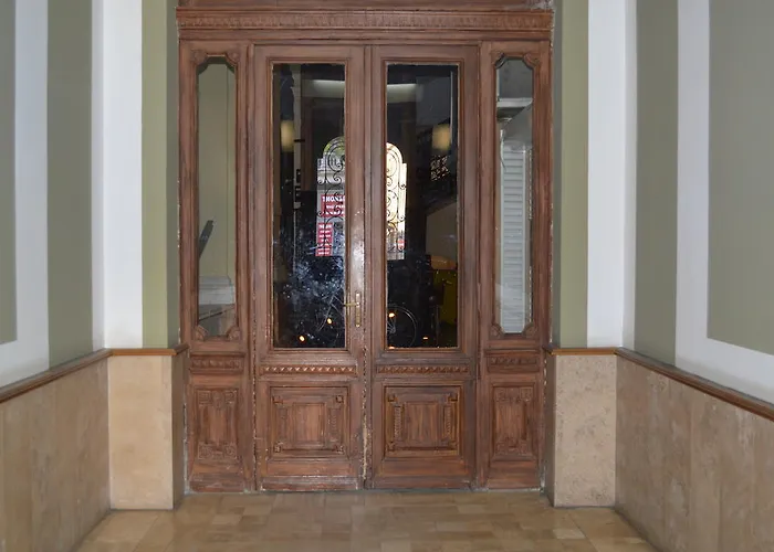 Synagogue Central Guest House