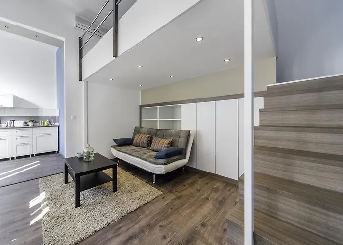 D53 Apartments