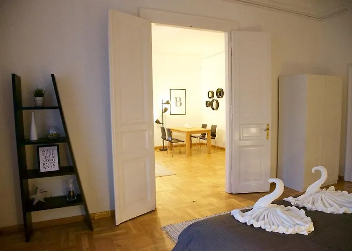Five Season\'S Apartment
