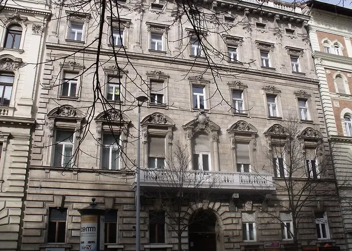 Alkotmany Residence