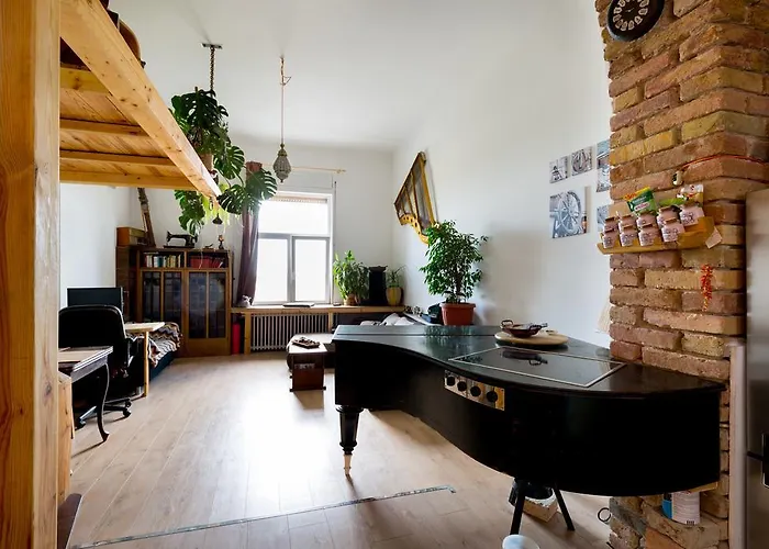 Piano Premier Place